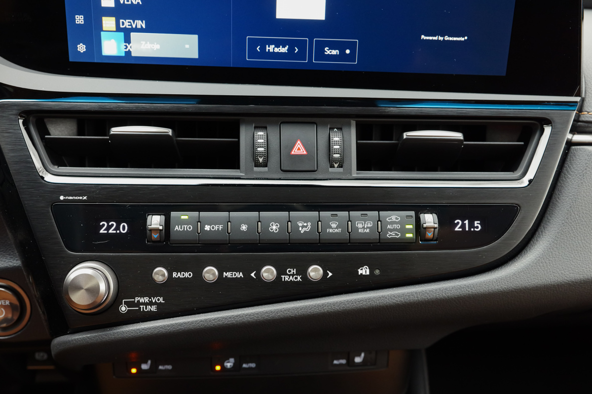 Lexus ES Legacy Edition - test 2025