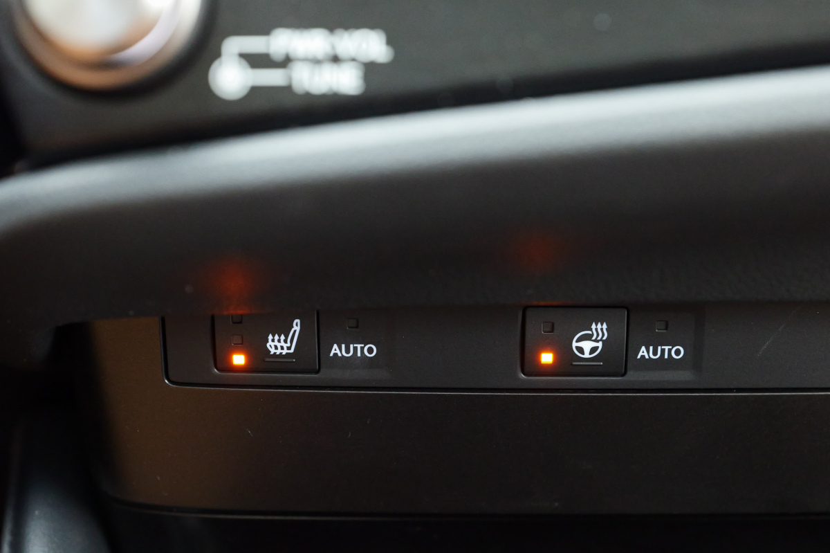 Lexus ES Legacy Edition - test 2025
