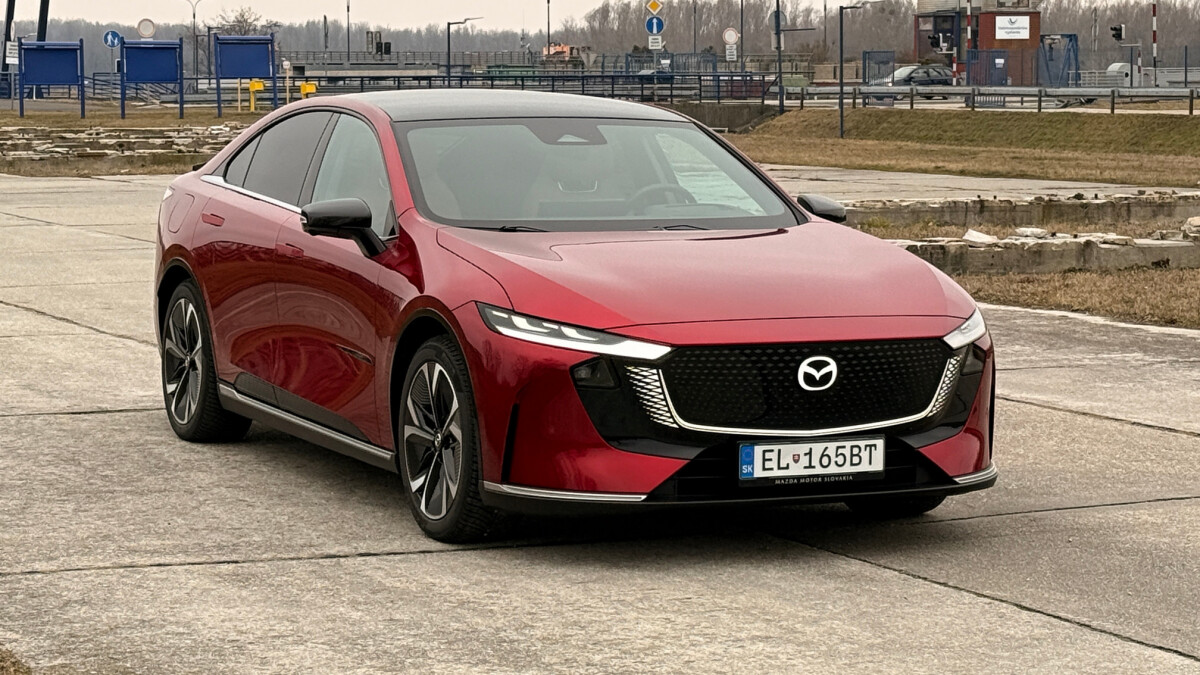 Mazda 6e (2026)