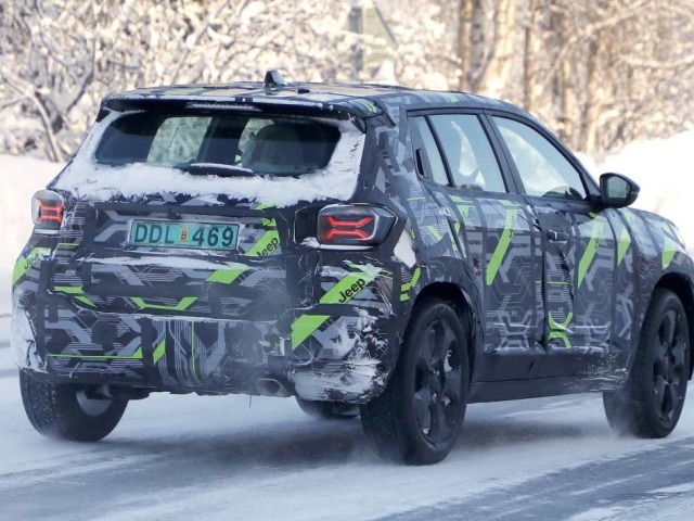 Jeep Avenger - maskovaný facelift 2026