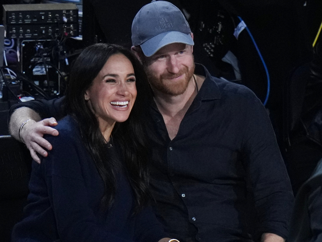 Princ Harry a jeho manželka Meghan Markle sa zúčastnili na NBA All-Star zápase.