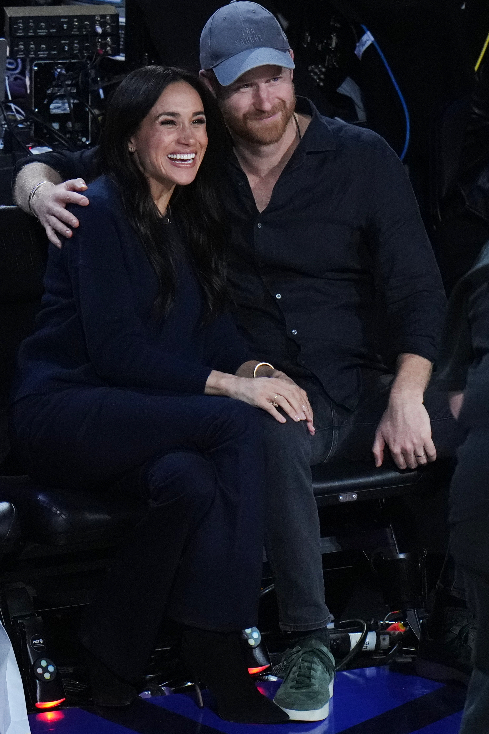 Princ Harry a jeho manželka Meghan Markle sa zúčastnili na NBA All-Star zápase.
