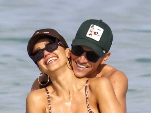 Jessica Alba, Danny Ramirez