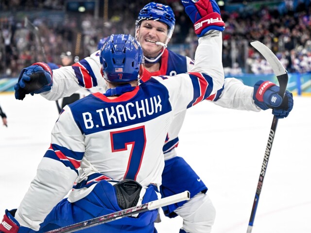 Brady a Matthew Tkachukovci