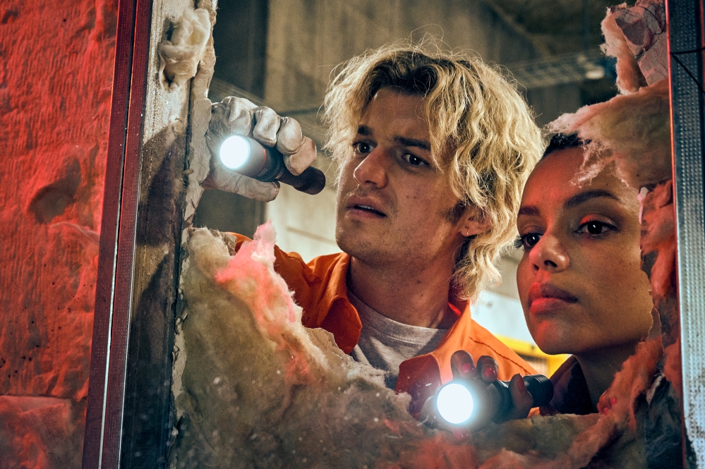 Joe Keery a Georgina Campbell ako Teacake a Naomi