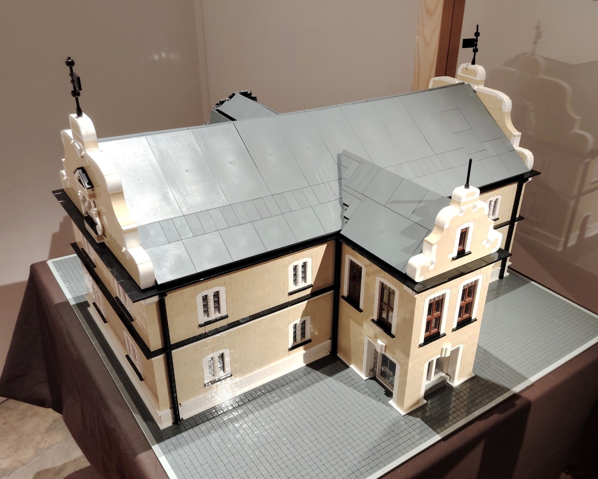 Tihanyiovský kaštieľ, lego