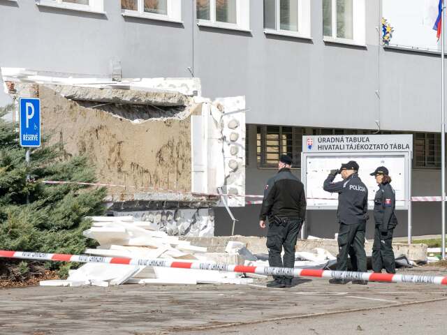 komárno, klientske centrum