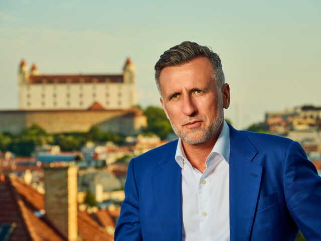 Martin Winkler.