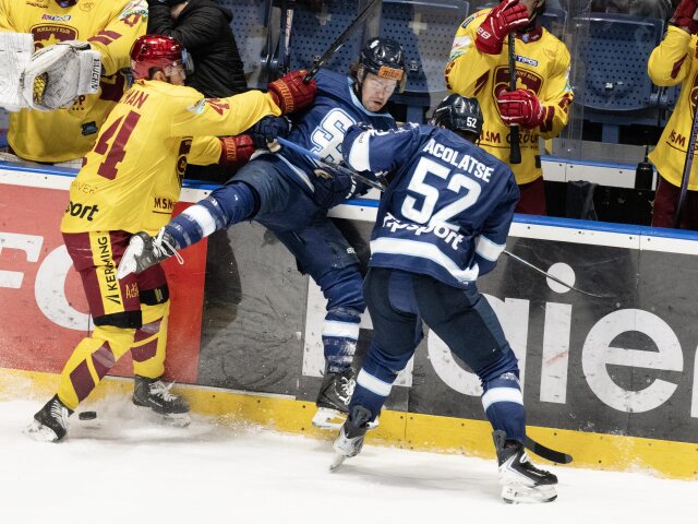 SR hokej TL 51. kolo Slovan Dukla Trenčín BAX