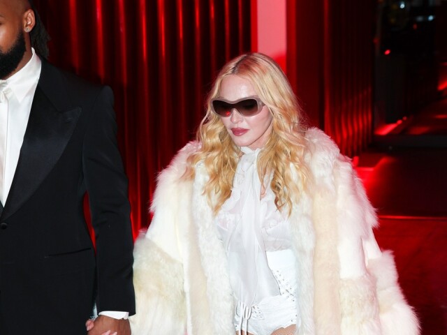 Madonna (67) prichádza na párty po prehliadke Dolce & Gabbana v Miláne.