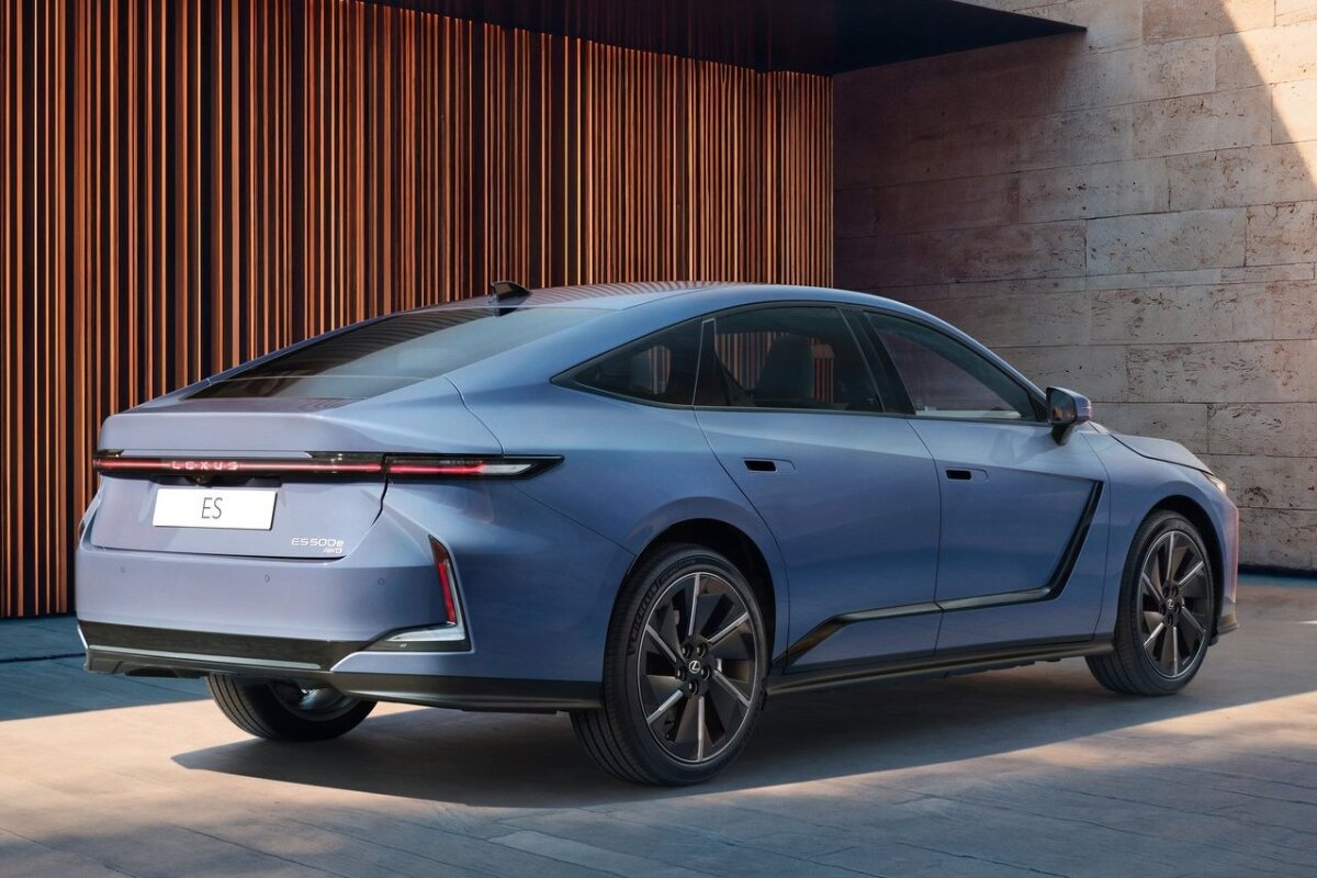 Lexus ES - 2026