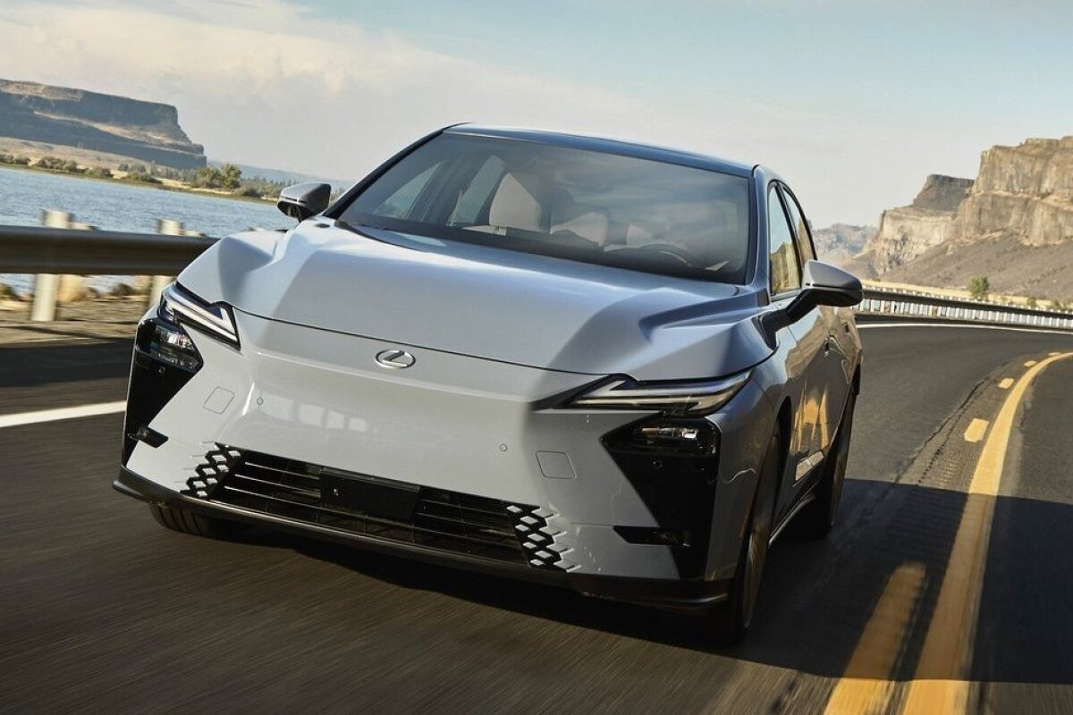 Lexus ES - 2026
