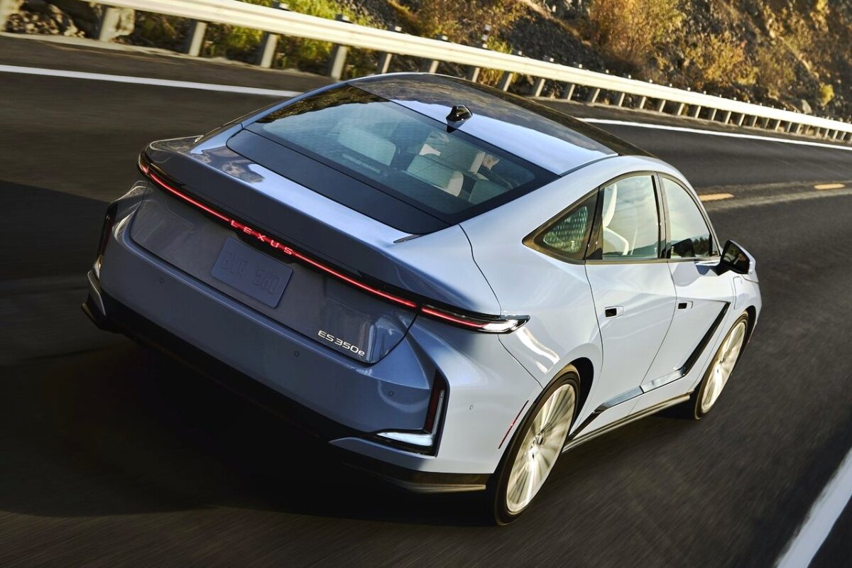 Lexus ES - 2026