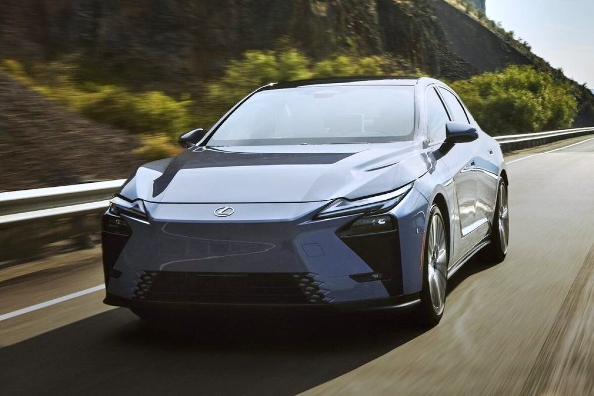 Lexus ES - 2026
