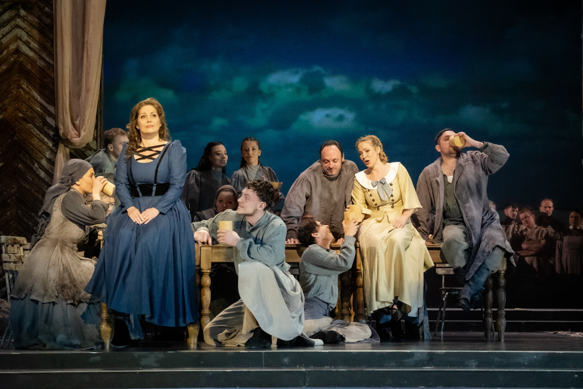 Jolana Fogašová,  Alena Grach, Onegin