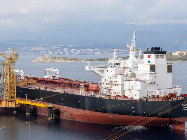 ropa, rafinéria, MOL, tanker, JANAF, ropovod,