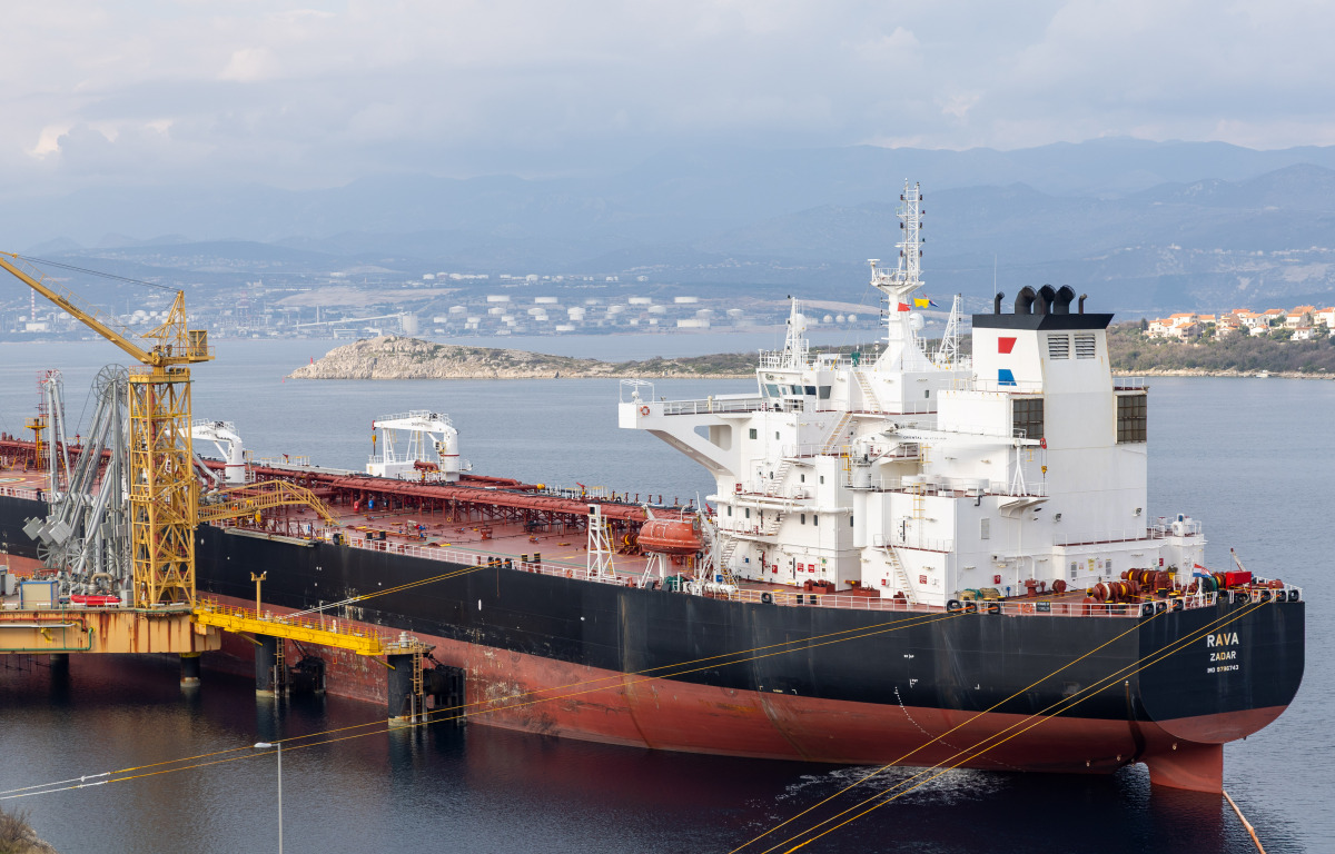 ropa, rafinéria, MOL, tanker, JANAF, ropovod,