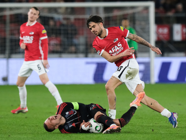 Holandsko Futbal KL Osemfinále  Zápas Prvý