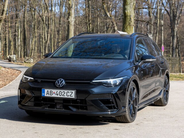 VW Golf R Variant - test 2026