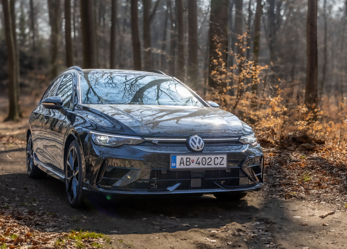 VW Golf R Variant - test 2026