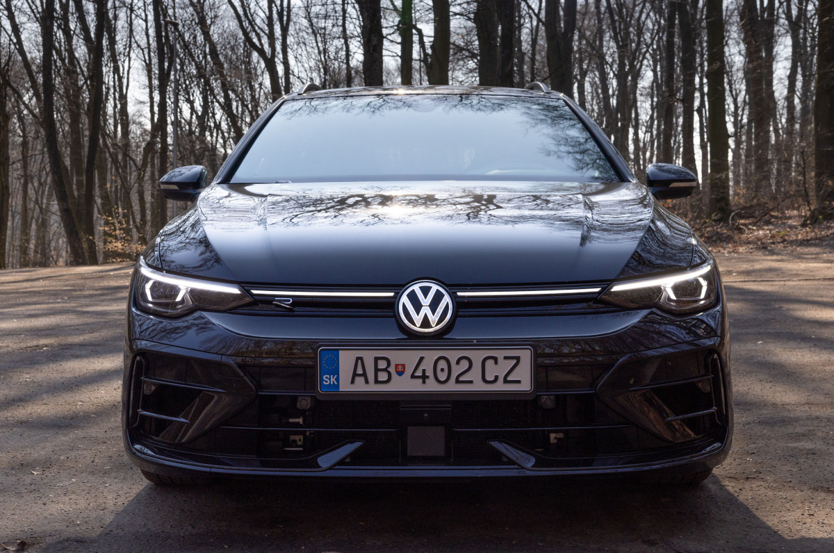 VW Golf R Variant - test 2026