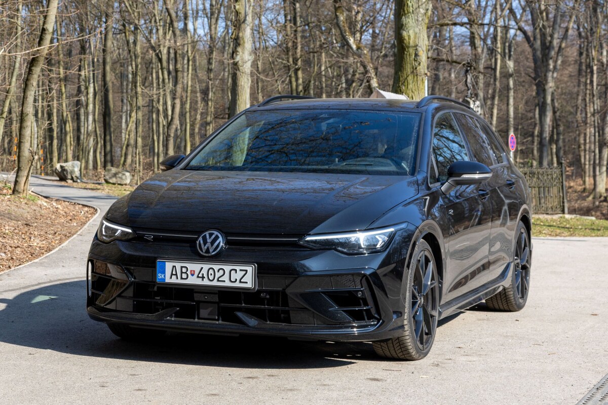 VW Golf R Variant - test 2026