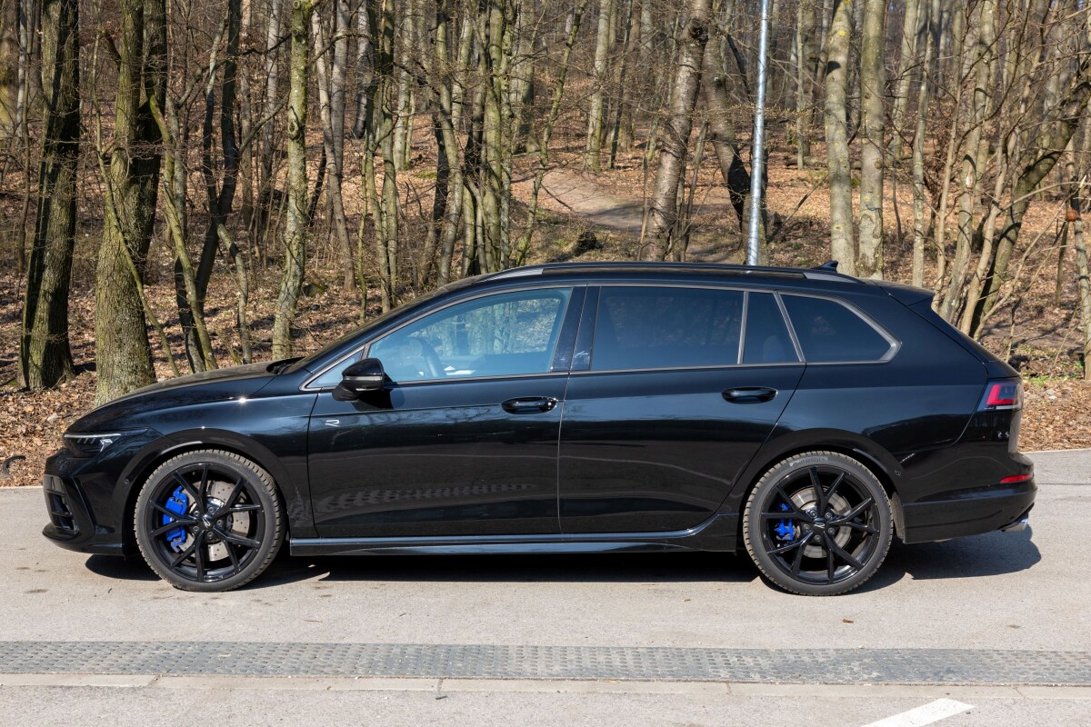 VW Golf R Variant - test 2026