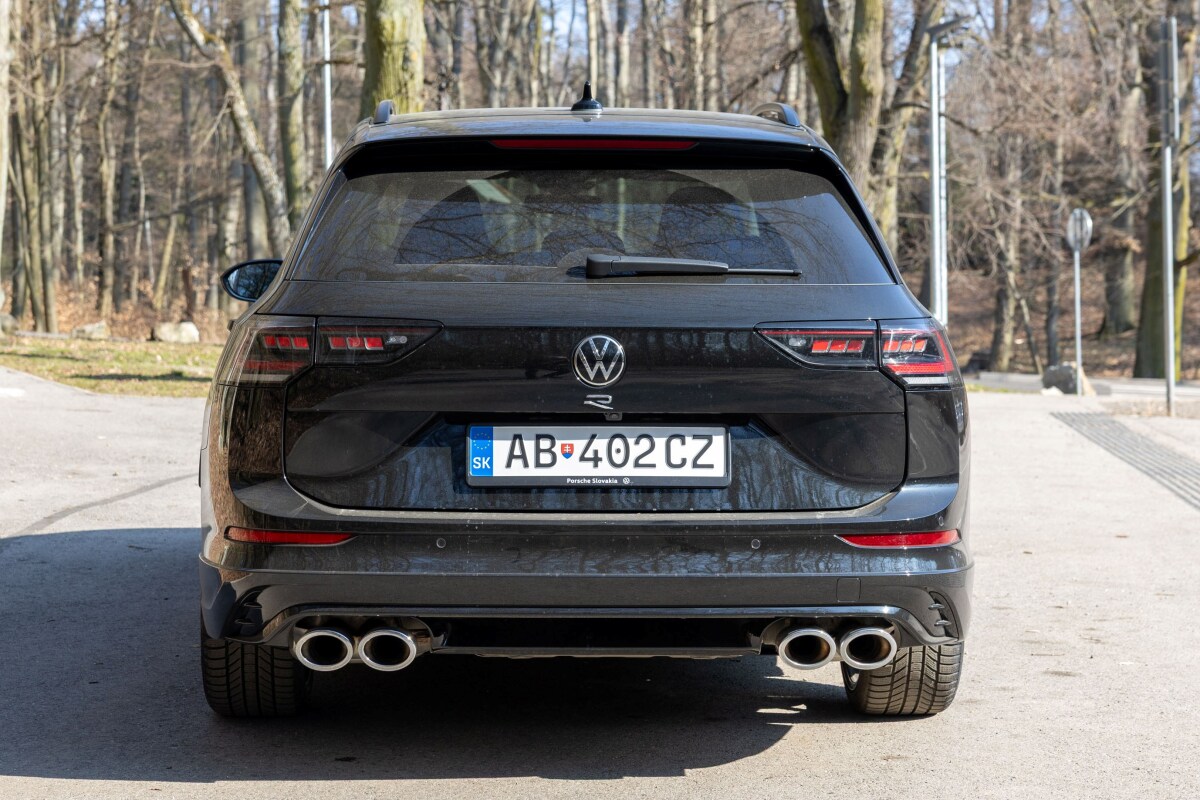 VW Golf R Variant - test 2026