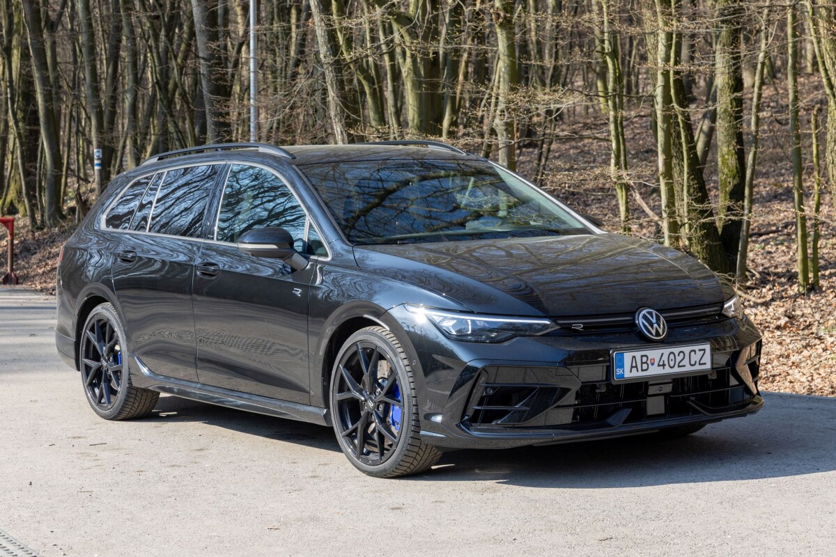 VW Golf R Variant - test 2026