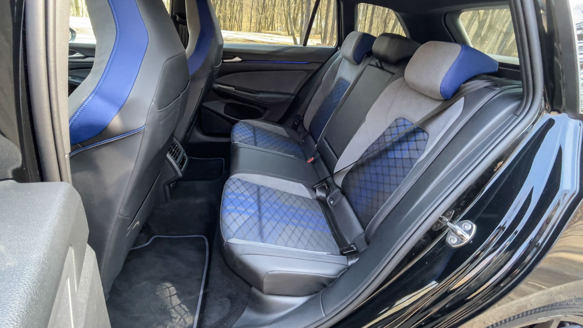 VW Golf R Variant - test 2026