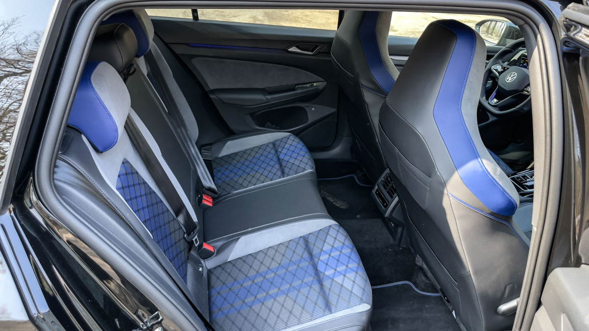 VW Golf R Variant - test 2026