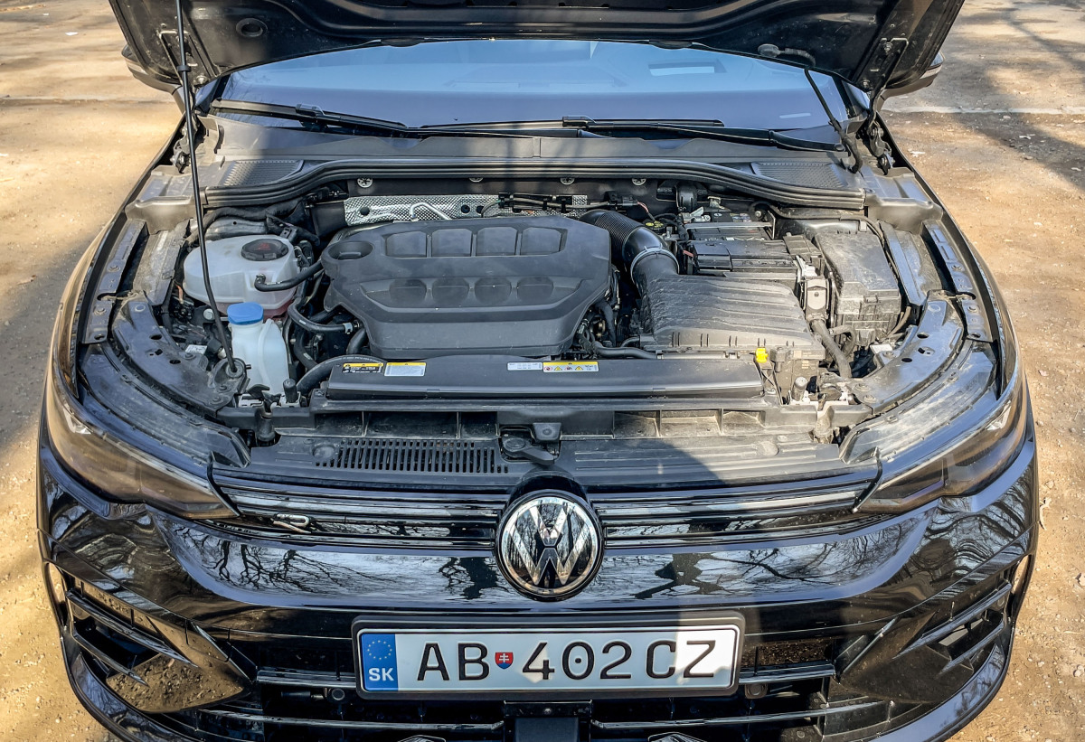 VW Golf R Variant - test 2026