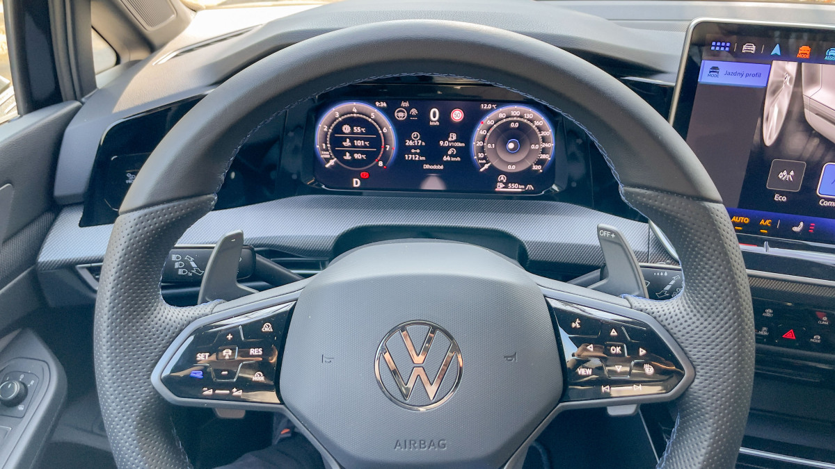 VW Golf R Variant - test 2026