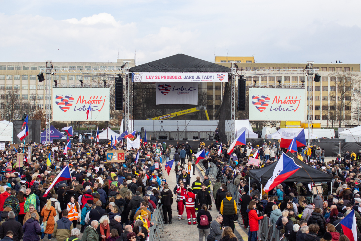 ČR Praha Letná demonštrácia vláda kritika