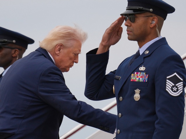 Prezident Donald Trump, a Air Force One