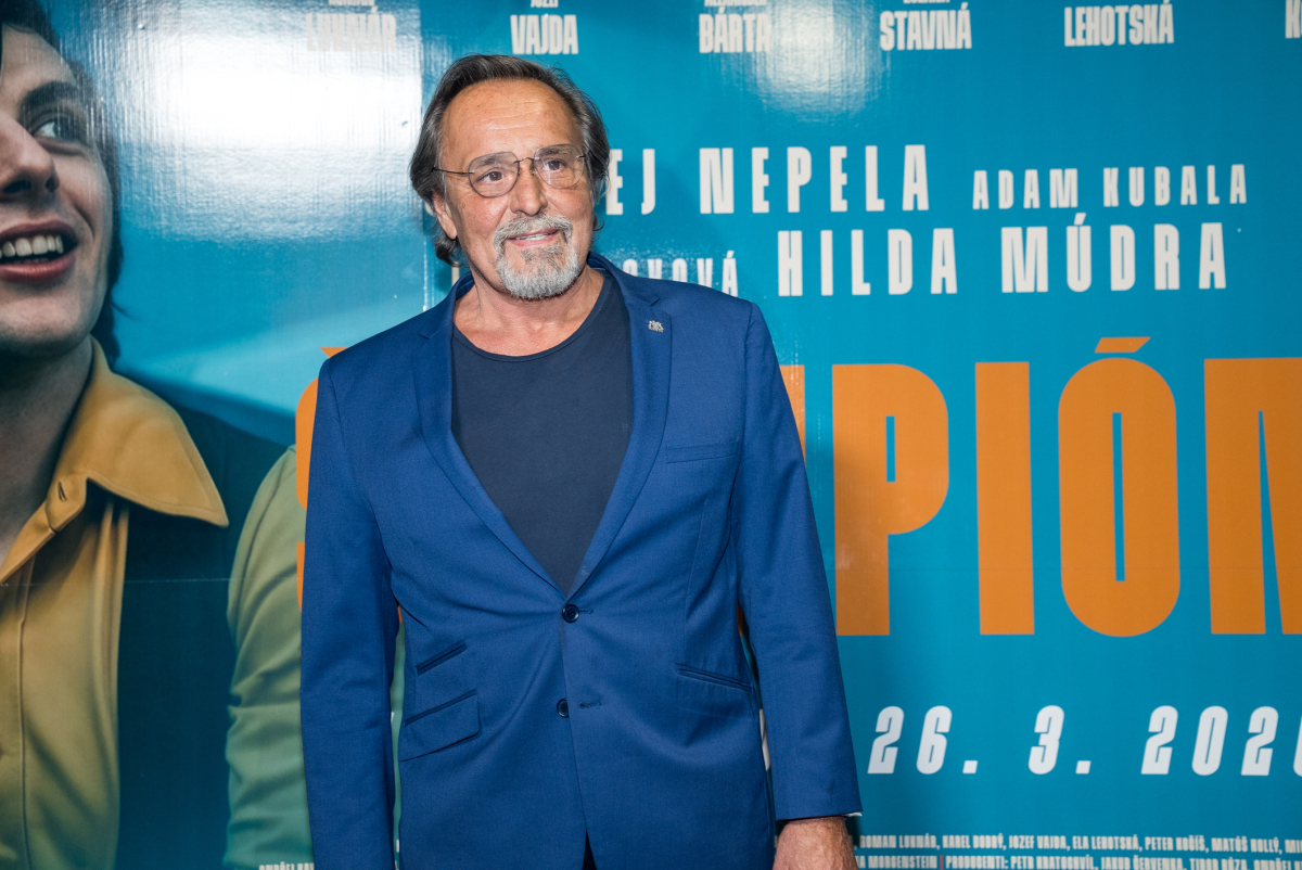 Herec Jozef Vajda na premiére filmu Šampión. 