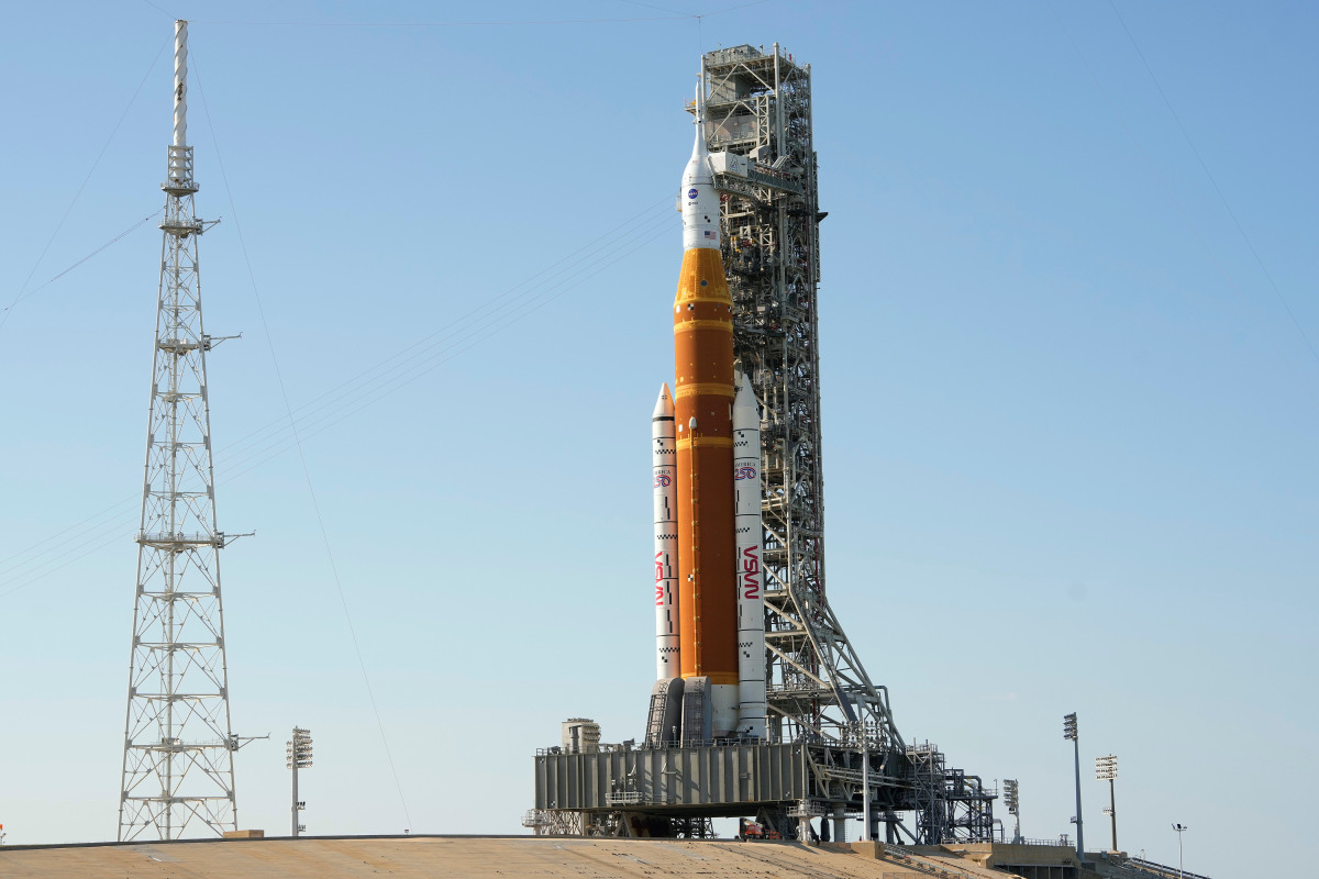 NASA Artemis Moonshot