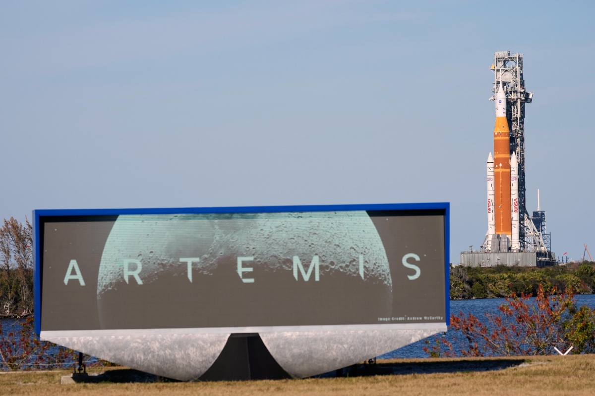 NASA Artemis Moonshot