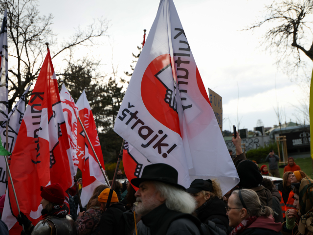 SR Bratislava protest platforma Otvorená kultúra BAX