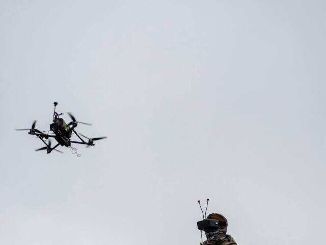Ukrajinský operátor s dronom