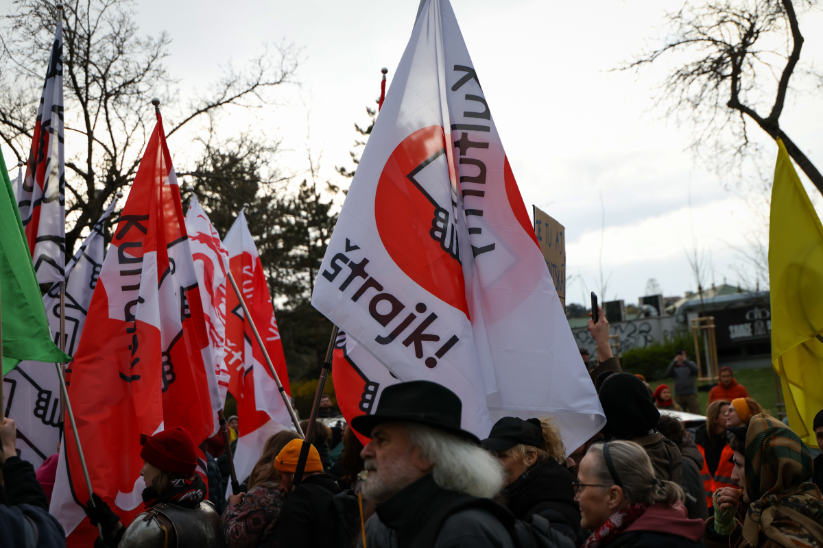 SR Bratislava protest platforma Otvorená kultúra BAX