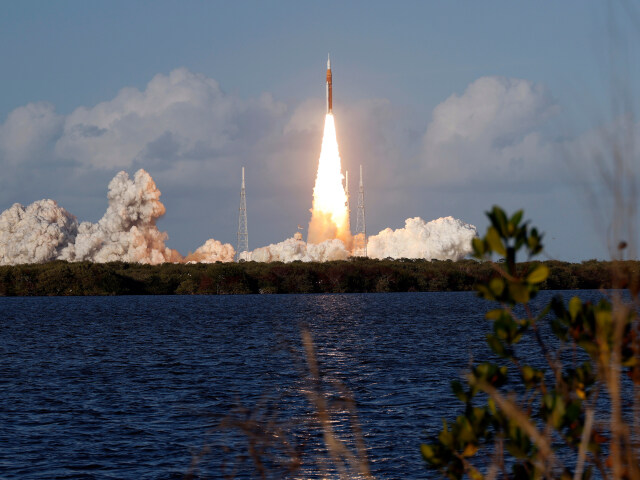 NASA Artemis Moonshot