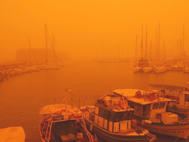 Kréta, saharský piesok, oranžové nebo, Grécko, búrka Erminio, Nea Makri
