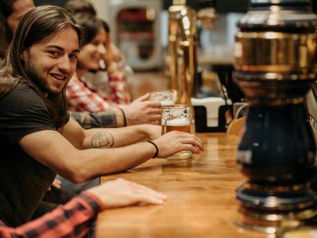 pivo, bar, piváreň, krčma, alkohol