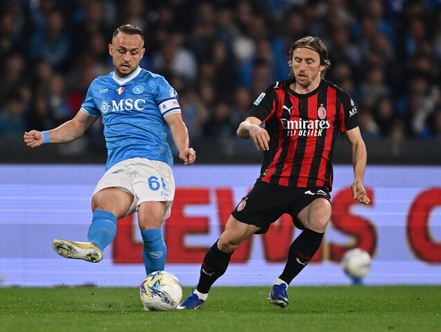 Stanislav Lobotka, Luka Modrič