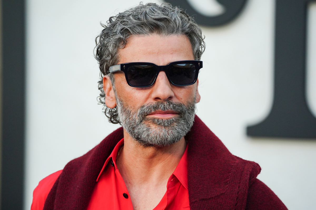 Herec Oscar Isaac na premiére druhej sezóny seriálu Beef.