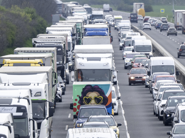 SR doprava kolóny D1 uzávera BAX