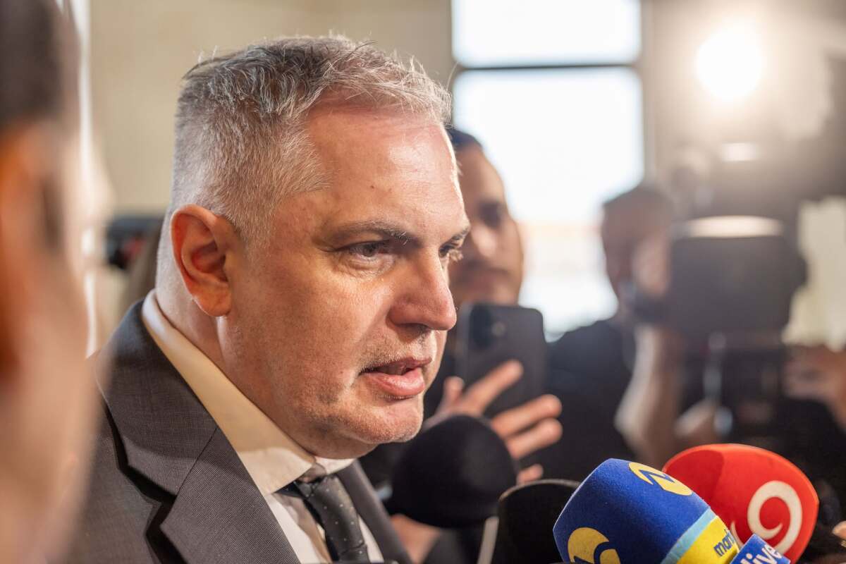rokovanie parlamentu, parlament, michelko