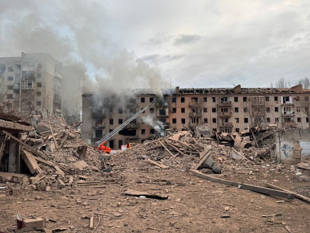 Letecká bomba FAB-1500, Slovjansk, vojna na Ukrajine, civilné budovy