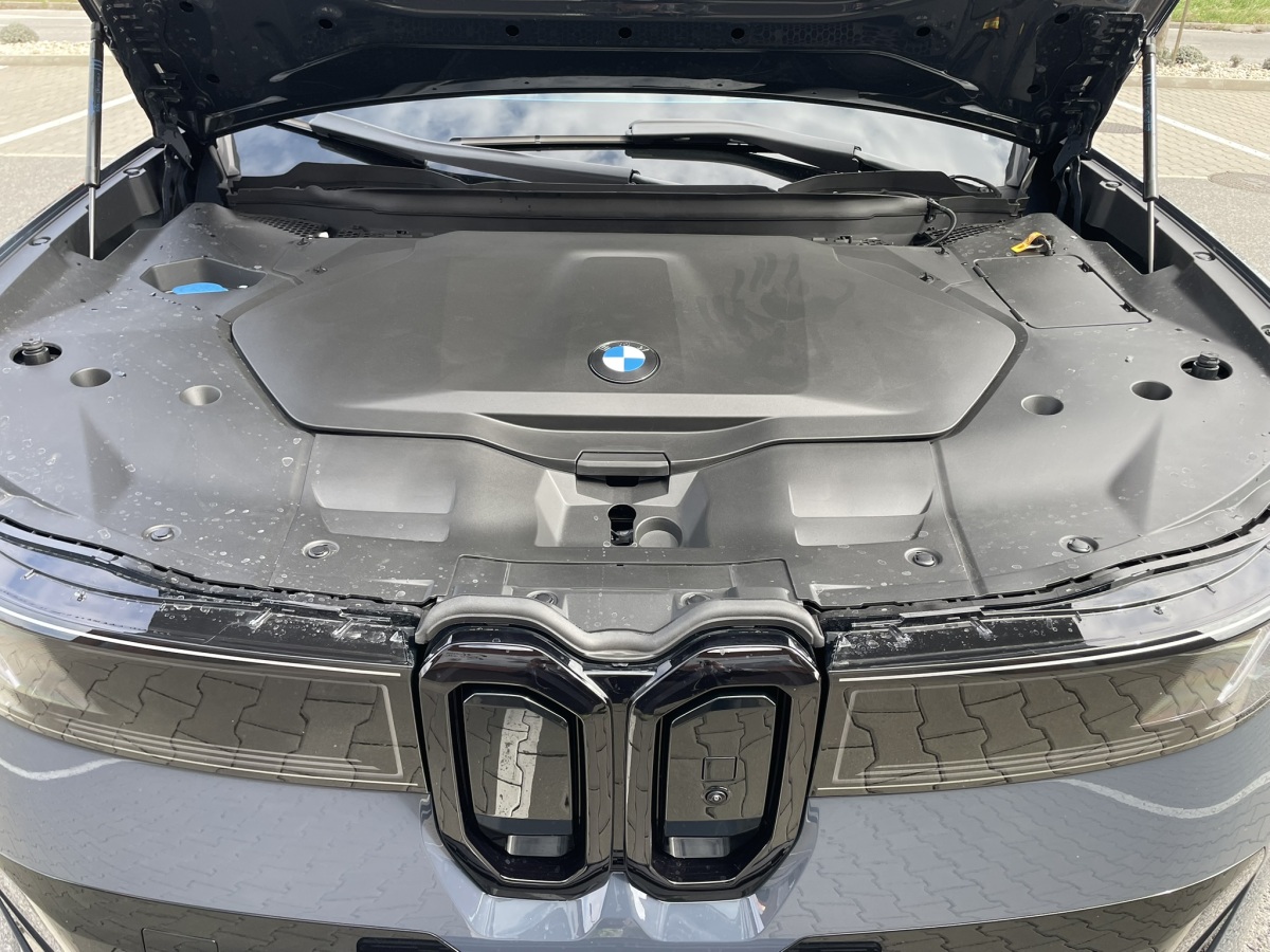 BMW iX3 50 xDrive - test 2026